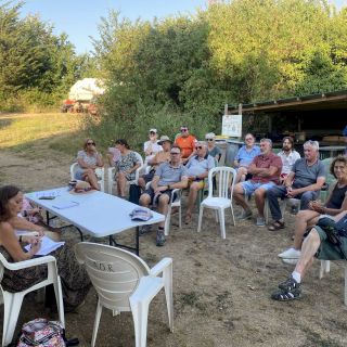 Loading...